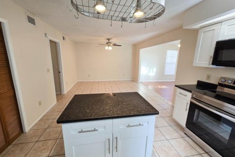 Villa ou maison à vendre à Altamonte Springs, Floride: 3 chambres, 189.15 m2 № 1850143 - photo 12