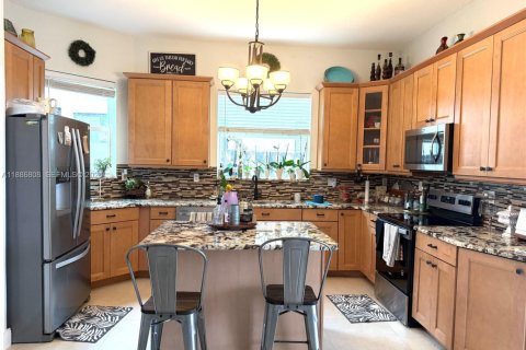Casa en venta en Hialeah, Florida, 4 dormitorios, 172.24 m2 № 2087822 - foto 11