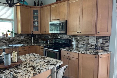 Casa en venta en Hialeah, Florida, 4 dormitorios, 172.24 m2 № 2087822 - foto 13