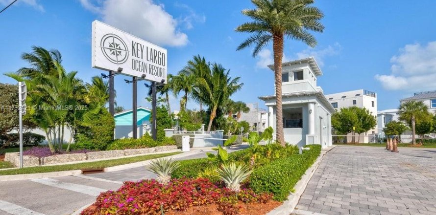 Land in Key Largo, Florida № 1867824