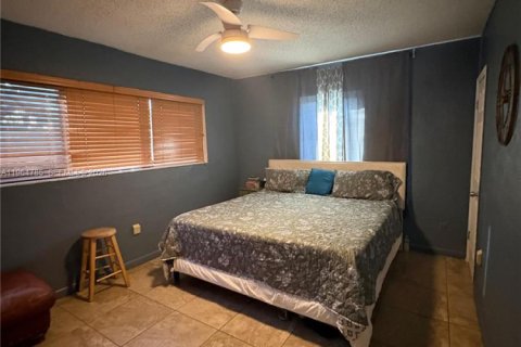 House in Miramar, Florida 3 bedrooms, 126.35 sq.m. № 2026391 - photo 14