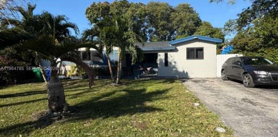 House in Miramar, Florida 3 bedrooms, 126.35 sq.m. № 2026391