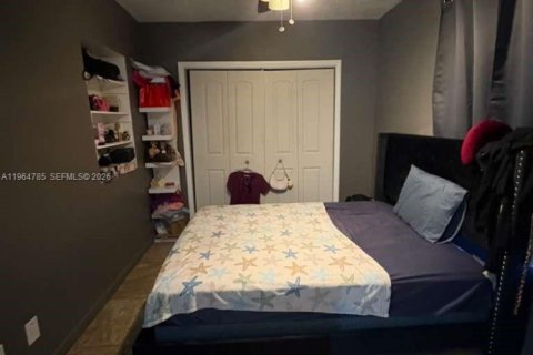 House in Miramar, Florida 3 bedrooms, 126.35 sq.m. № 2026391 - photo 4