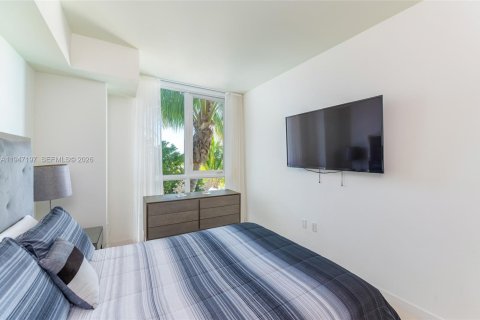 Condo in Fort Lauderdale, Florida, 2 bedrooms  № 2003304 - photo 13