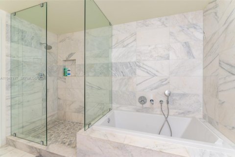 Condo in Fort Lauderdale, Florida, 2 bedrooms  № 2003304 - photo 15