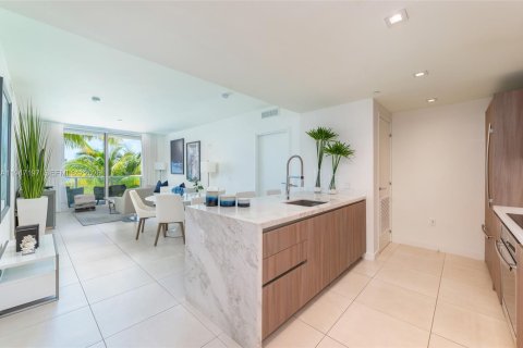 Condo in Fort Lauderdale, Florida, 2 bedrooms  № 2003304