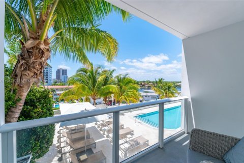 Condo in Fort Lauderdale, Florida, 2 bedrooms  № 2003304 - photo 25
