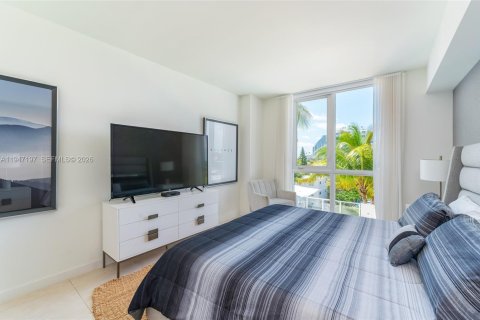 Condo in Fort Lauderdale, Florida, 2 bedrooms  № 2003304 - photo 12