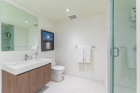 Condo in Fort Lauderdale, Florida, 2 bedrooms  № 2003304 - photo 18