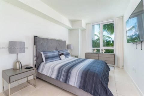 Condo in Fort Lauderdale, Florida, 2 bedrooms  № 2003304 - photo 9