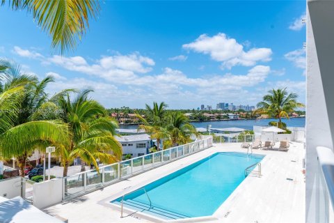 Condo in Fort Lauderdale, Florida, 2 bedrooms  № 2003304 - photo 26