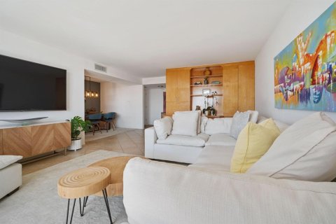 Condominio en venta en Aventura, Florida, 2 dormitorios, 145.39 m2 № 2083365 - foto 3