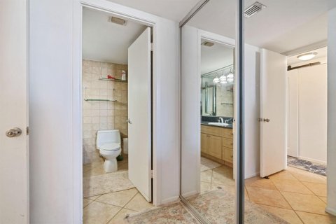 Condominio en venta en Aventura, Florida, 2 dormitorios, 145.39 m2 № 2083365 - foto 17