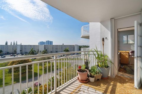 Condominio en venta en Aventura, Florida, 2 dormitorios, 145.39 m2 № 2083365 - foto 10