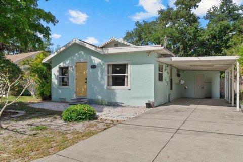 House in Sarasota, Florida 2 bedrooms, 120.03 sq.m. № 2234245