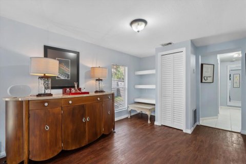 House in Sarasota, Florida 2 bedrooms, 120.03 sq.m. № 2234245 - photo 24