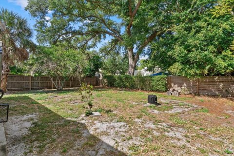 House in Sarasota, Florida 2 bedrooms, 120.03 sq.m. № 2234245 - photo 29