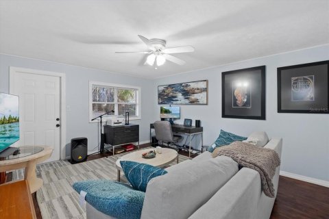 House in Sarasota, Florida 2 bedrooms, 120.03 sq.m. № 2234245 - photo 21
