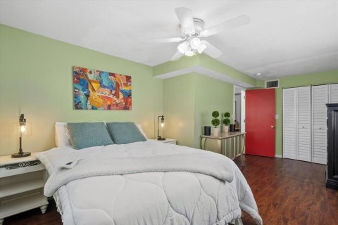 House in Sarasota, Florida 2 bedrooms, 120.03 sq.m. № 2234245 - photo 22