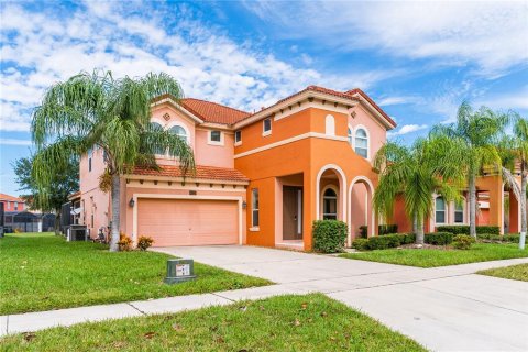 Casa en venta en Kissimmee, Florida, 6 dormitorios, 326.27 m2 № 1564032 - foto 1