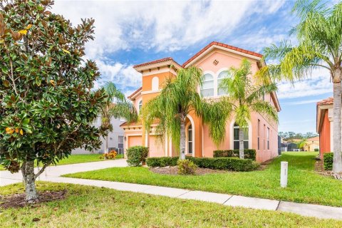 Casa en venta en Kissimmee, Florida, 6 dormitorios, 326.27 m2 № 1564032 - foto 2