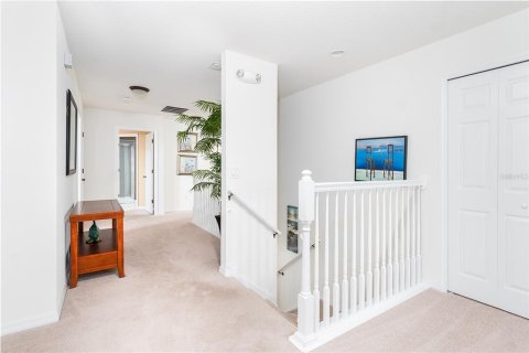 Casa en venta en Kissimmee, Florida, 6 dormitorios, 326.27 m2 № 1564032 - foto 19