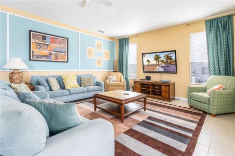 Casa en venta en Kissimmee, Florida, 6 dormitorios, 326.27 m2 № 1564032 - foto 5