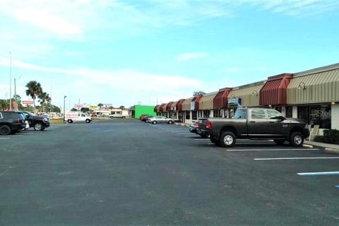 Снять в аренду коммерческую недвижимость в Энглвуд, Флорида 1594.57м2, № 1590749 - фото 1