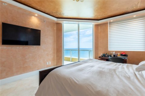 Condo in Sunny Isles Beach, Florida, 4 bedrooms  № 2091310 - photo 11