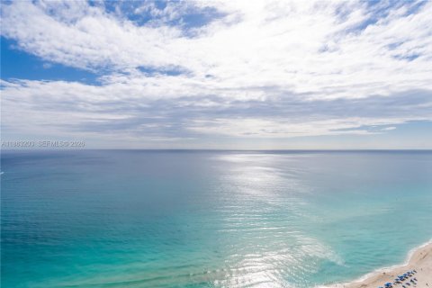 Condo in Sunny Isles Beach, Florida, 4 bedrooms  № 2091310