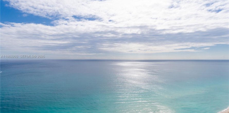 Condo in Sunny Isles Beach, Florida, 4 bedrooms  № 2091310