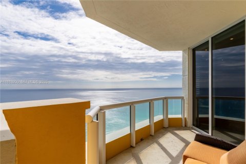 Condo in Sunny Isles Beach, Florida, 4 bedrooms  № 2091310 - photo 2