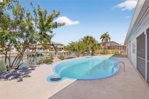 Villa ou maison à louer à New Port Richey, Floride: 3 chambres, 141.12 m2 № 2413766 - photo 24