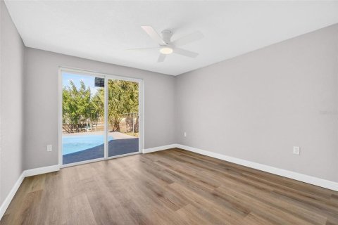 Villa ou maison à louer à New Port Richey, Floride: 3 chambres, 141.12 m2 № 2413766 - photo 17