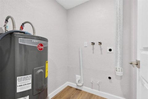 Villa ou maison à louer à New Port Richey, Floride: 3 chambres, 141.12 m2 № 2413766 - photo 29