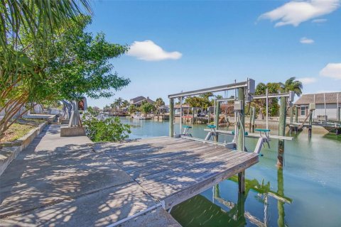 Villa ou maison à louer à New Port Richey, Floride: 3 chambres, 141.12 m2 № 2413766 - photo 27