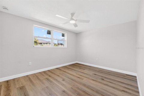 Villa ou maison à louer à New Port Richey, Floride: 3 chambres, 141.12 m2 № 2413766 - photo 19