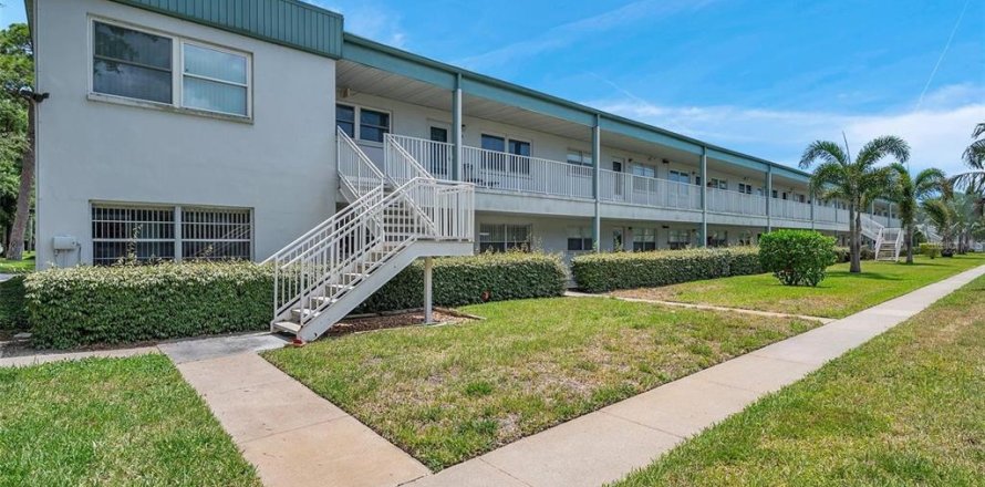 Condominio en Saint Petersburg, Florida, 2 dormitorios  № 1524446