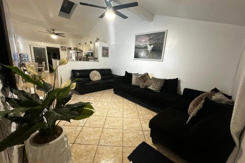 Villa ou maison à vendre à Tampa, Floride: 3 chambres, 129.04 m2 № 2237603 - photo 4