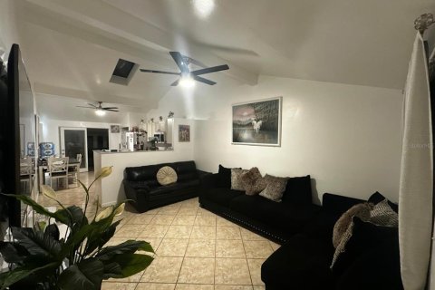 Villa ou maison à vendre à Tampa, Floride: 3 chambres, 129.04 m2 № 2237603 - photo 8