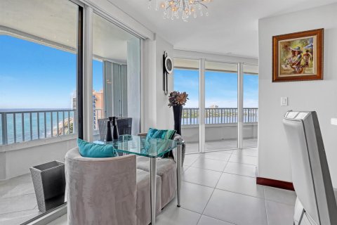 Condo in Riviera Beach, Florida, 3 bedrooms  № 2184156 - photo 9