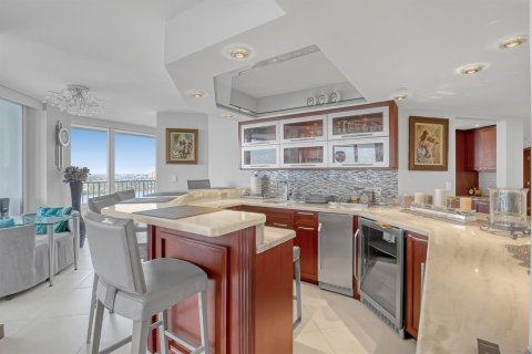 Condo in Riviera Beach, Florida, 3 bedrooms  № 2184156 - photo 12