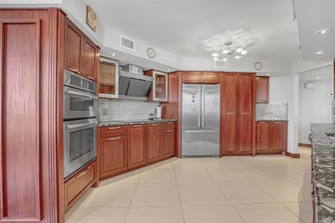 Condo in Riviera Beach, Florida, 3 bedrooms  № 2184156 - photo 16