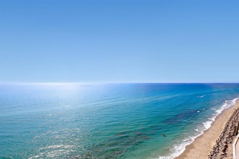 Condo in Riviera Beach, Florida, 3 bedrooms № 2184156