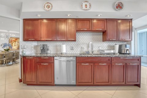 Condo in Riviera Beach, Florida, 3 bedrooms  № 2184156 - photo 17