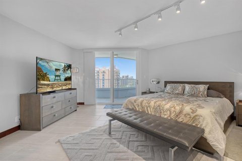 Condo in Riviera Beach, Florida, 3 bedrooms  № 2184156 - photo 19