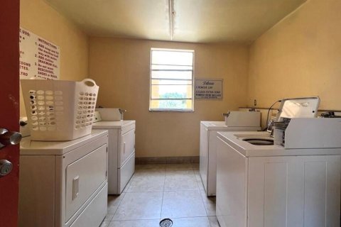 Снять в аренду кондоминиум в Дирфилд-Бич, Флорида 3 комнаты, 64.57м2, № 2262260 - фото 18