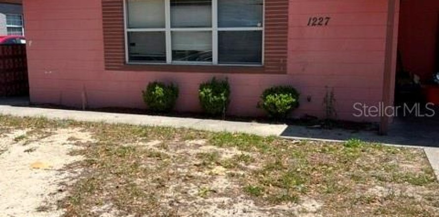 House in Gainesville, Florida 3 bedrooms, 89.19 sq.m. № 2149300