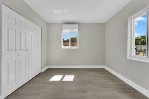 House in Pompano Beach, Florida 2 bedrooms, 67.63 sq.m. № 2020374 - photo 14