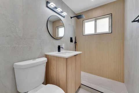 House in Pompano Beach, Florida 2 bedrooms, 67.63 sq.m. № 2020374 - photo 12